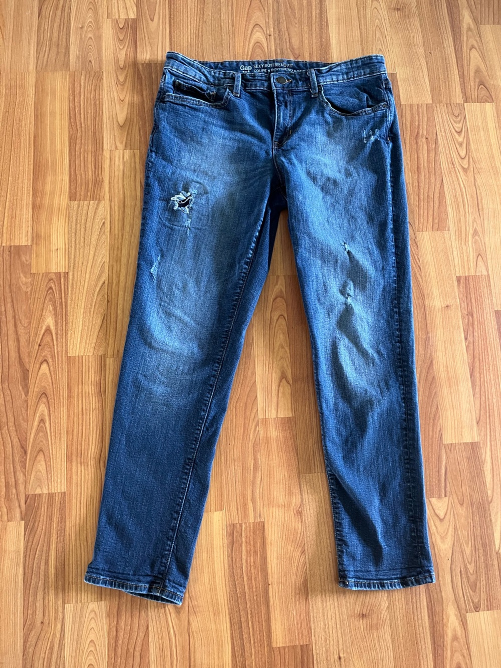 GAP Women's Boyfriend Jeans in Blue Distressed Wash- size 12